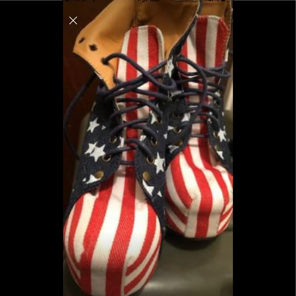 Patriotic Women’s size 7, red, white & blue boots